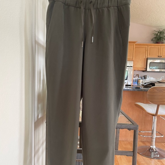 Two pairs of lulu lemon Stretch High-Rise Jogger 
Full Length. - Picture 2 of 12